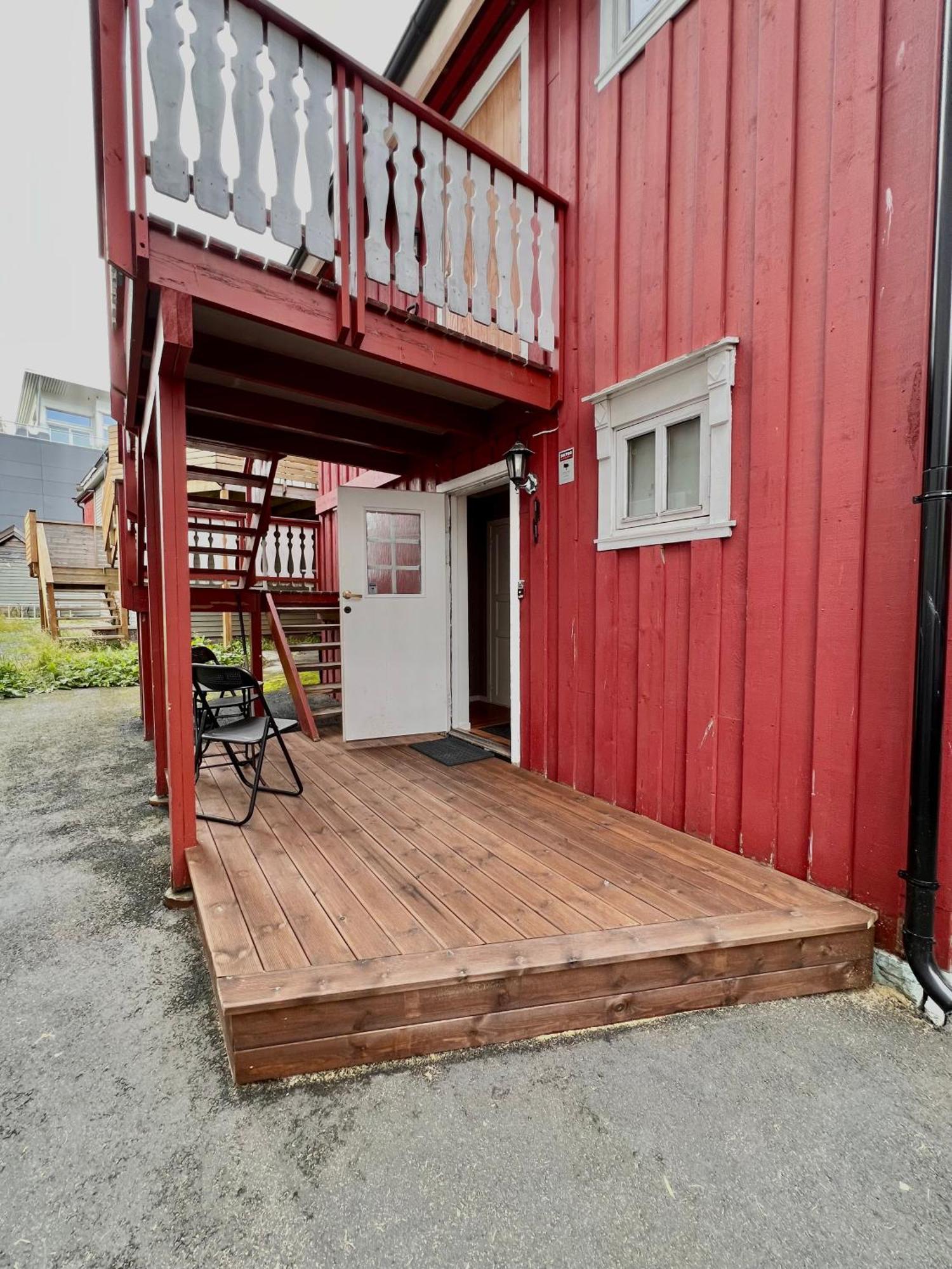 Arctic Homes - Red Polar House Tromso Exterior photo